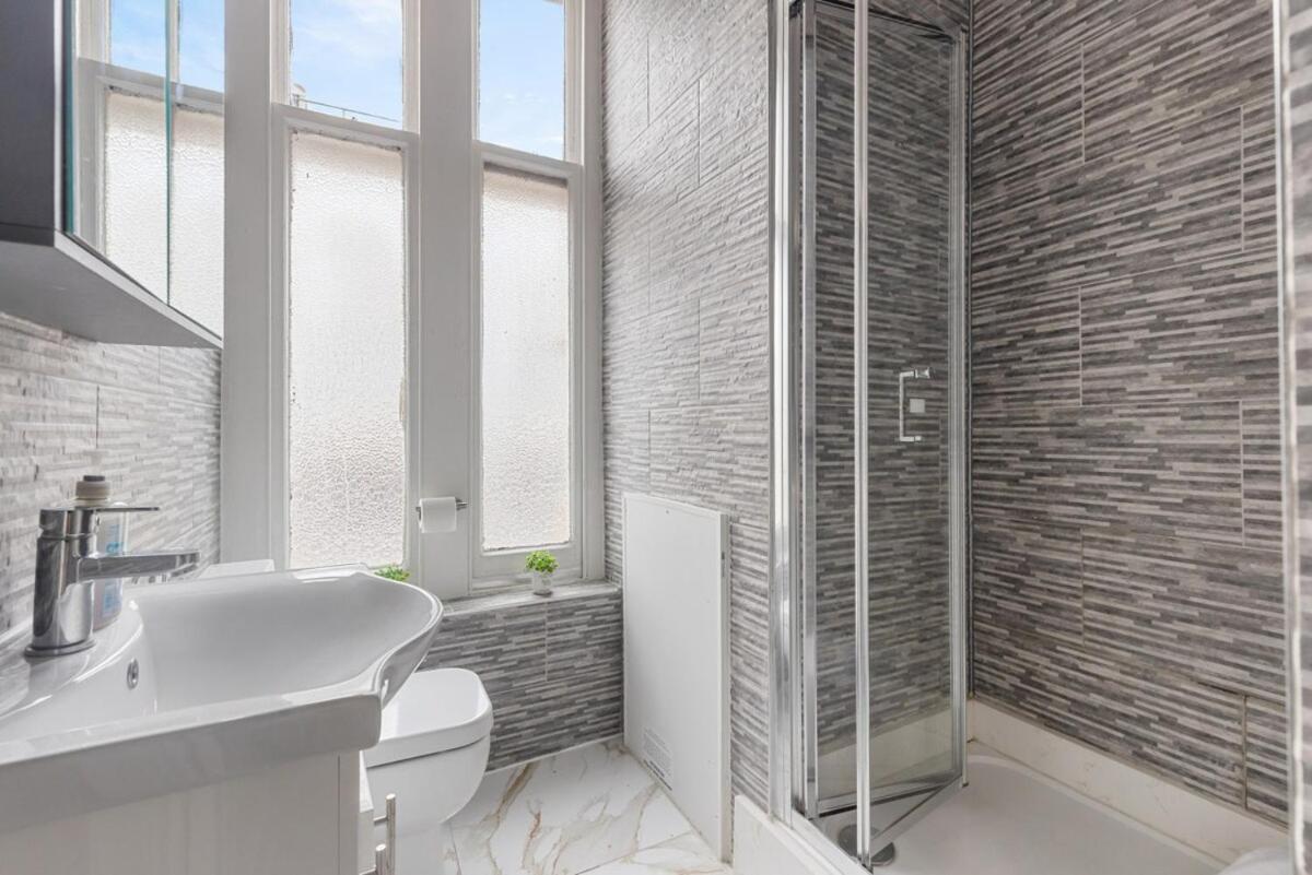 Luxury Two Bedroom In Oxford Street 10gs Apartment London