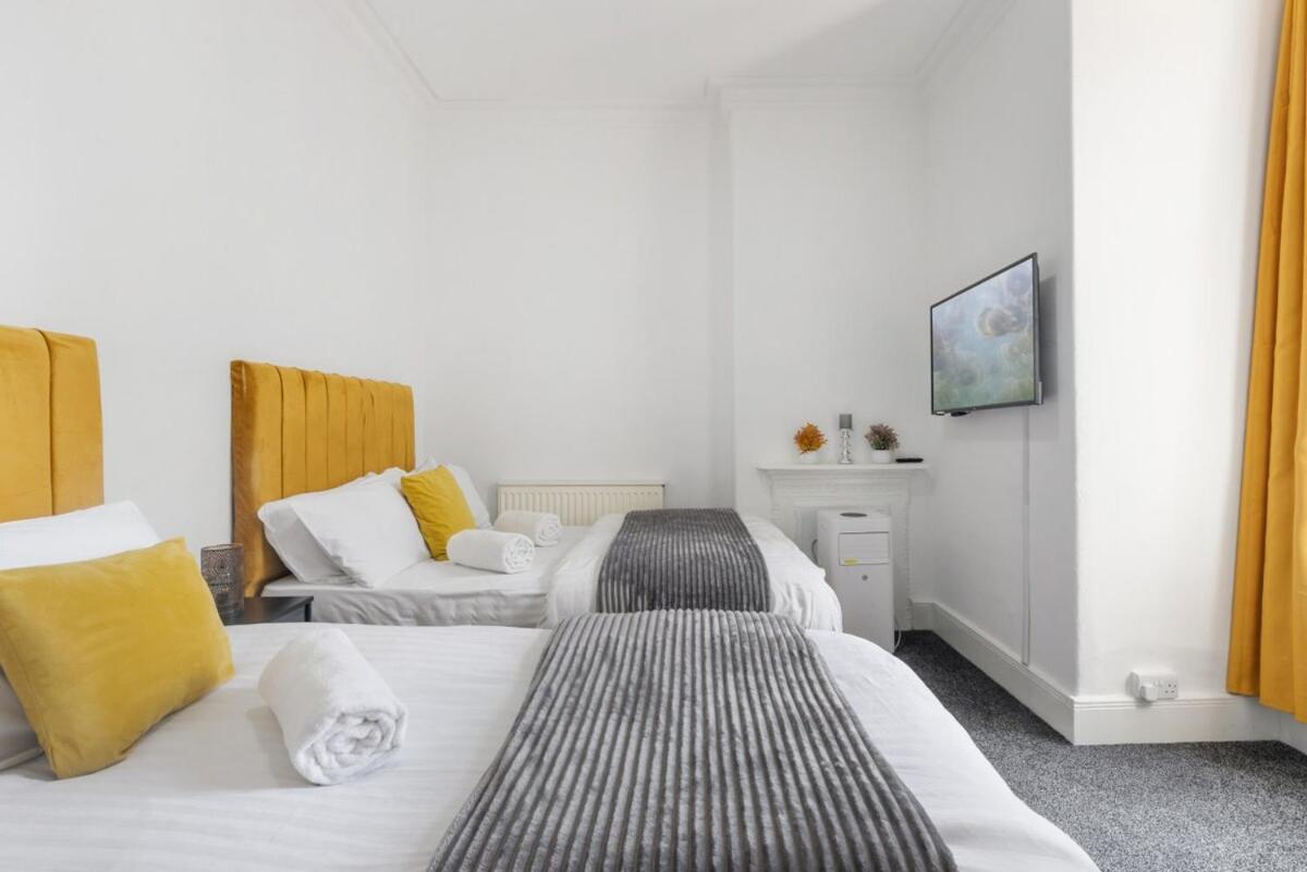Luxury Two Bedroom In Oxford Street 10gs *